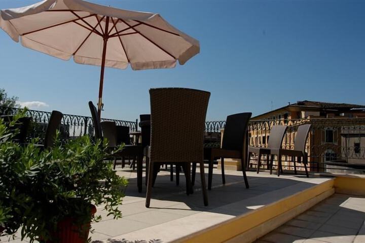Terrace/Patio 48 of 51