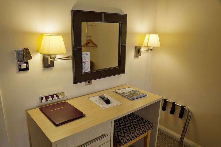 Room 34 of 87