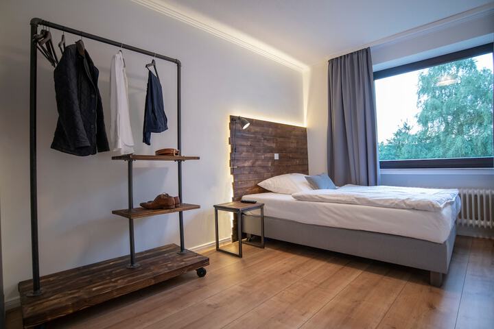 Room 6 of 37