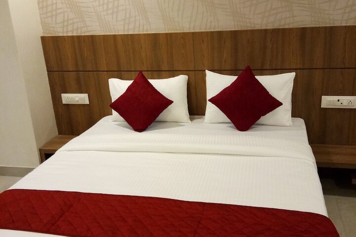 Room 2 of 25
