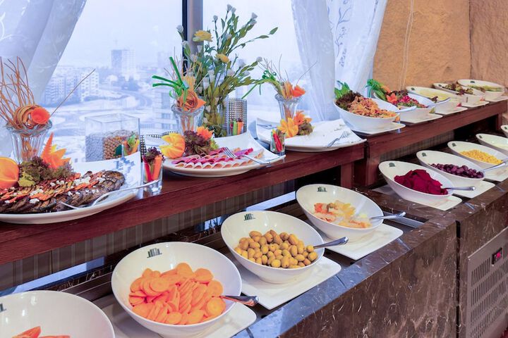 Dining 70 of 102