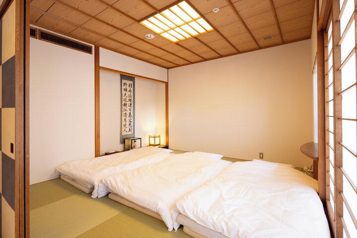 Room 16 of 66