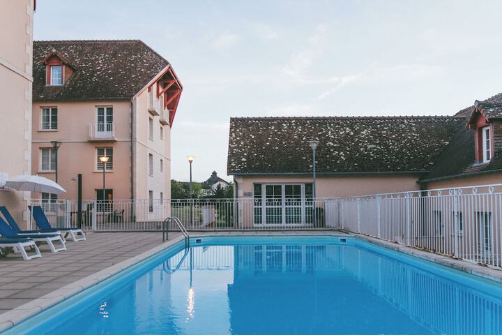 Pool 37 of 48
