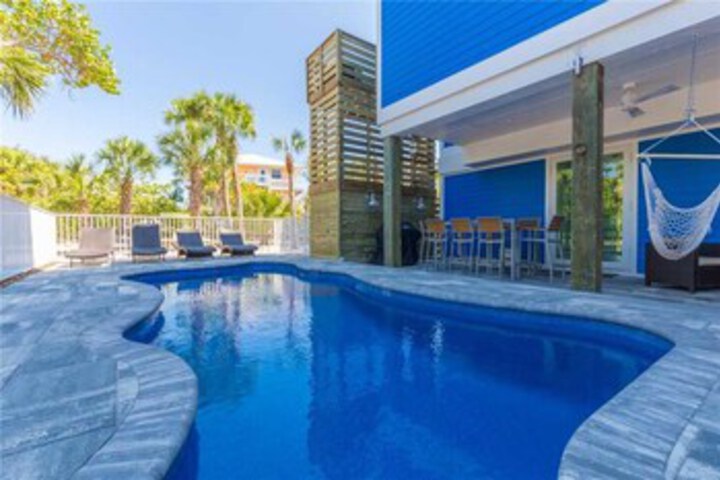 Pool 28 of 51