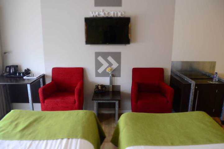 Room 9 of 27
