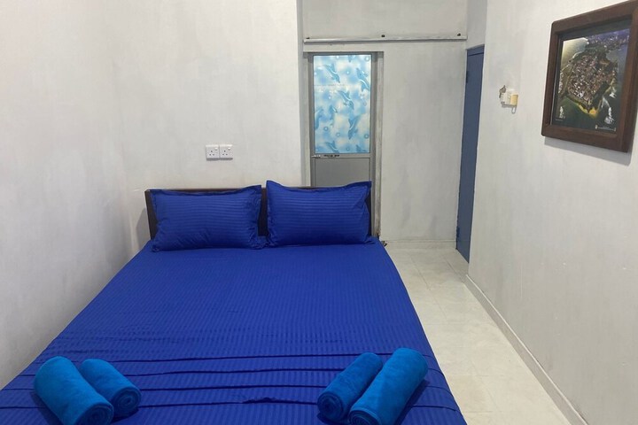 Room 9 of 47