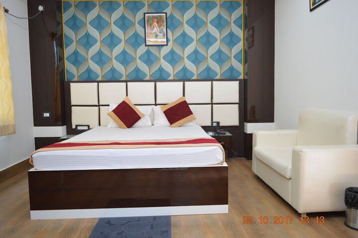 Room 9 of 21