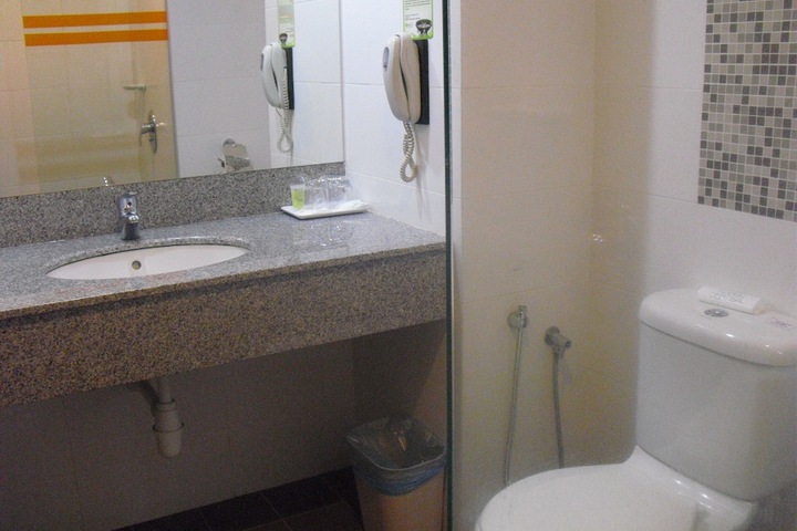 Room 15 of 31