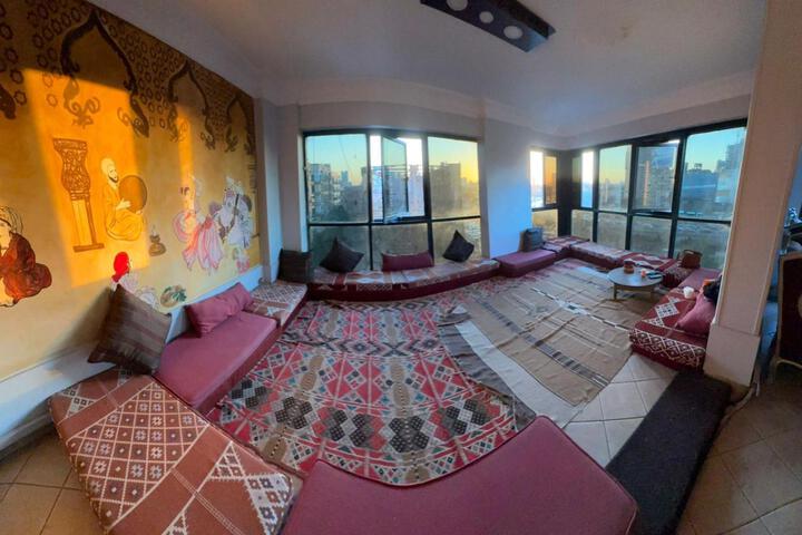 Lounge 18 of 28