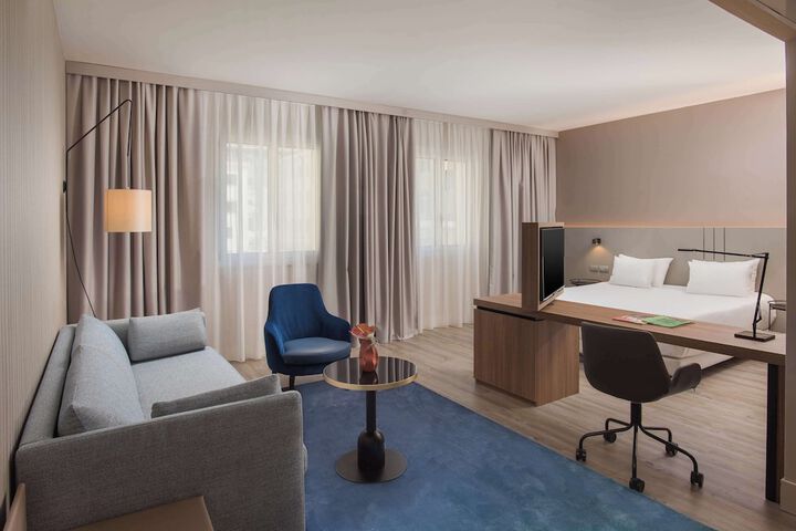 Room 25 of 81