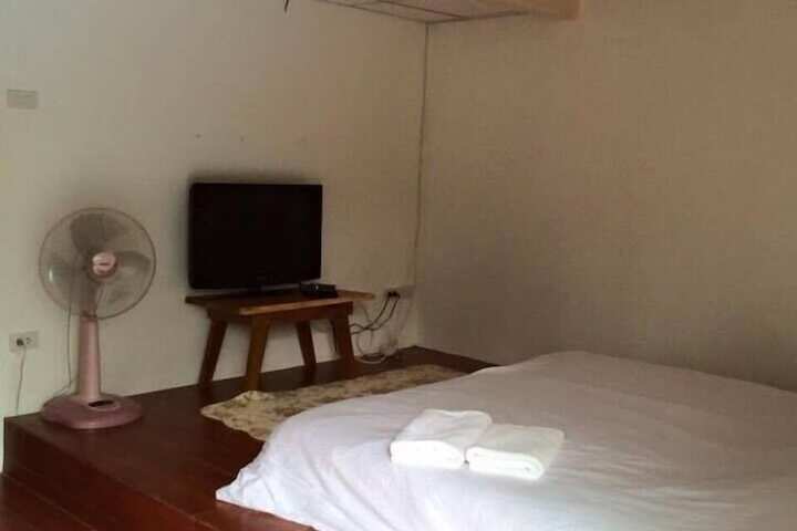 Room 3 of 35