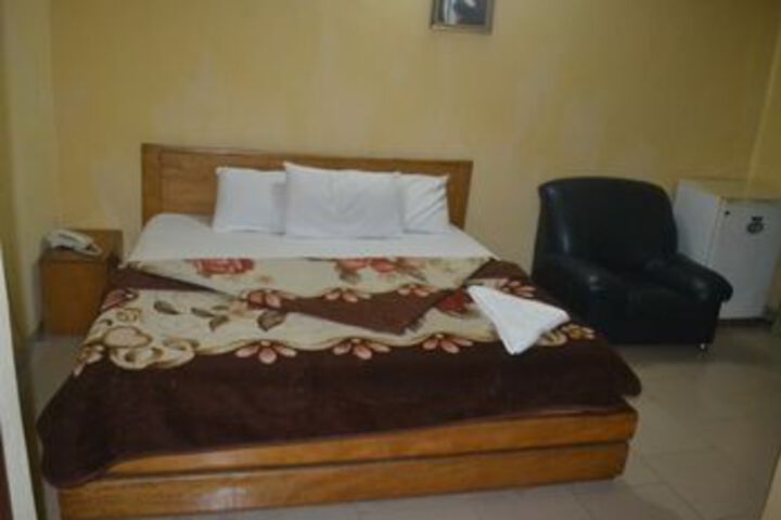 Room 11 of 21