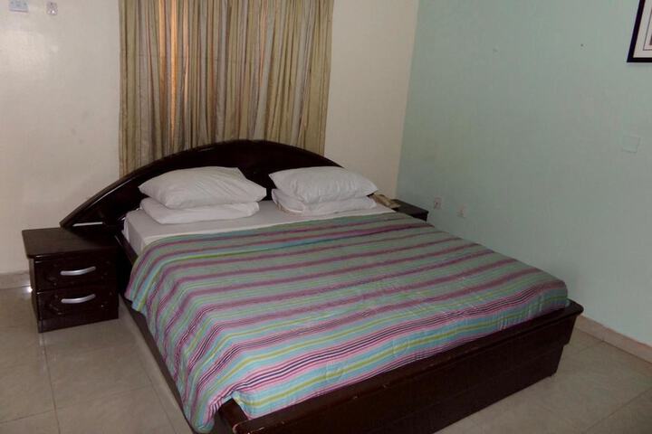 Room 2 of 25