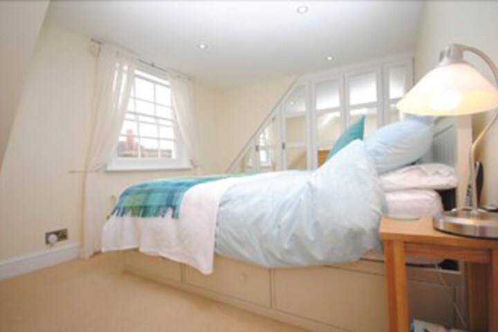 Room 15 of 26