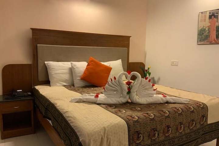 Room 13 of 64