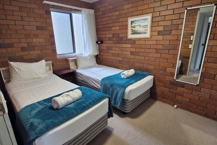 Room 18 of 109
