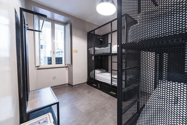 Room 34 of 82
