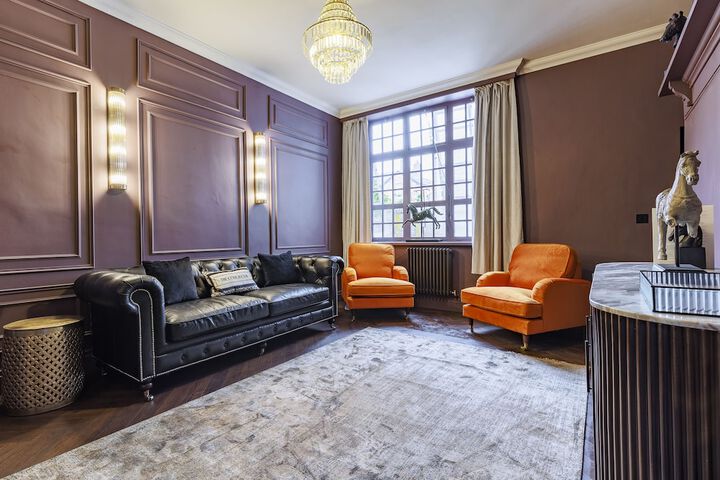 Lounge 52 of 67