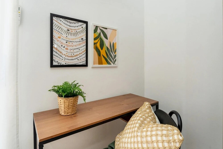Room 9 of 20