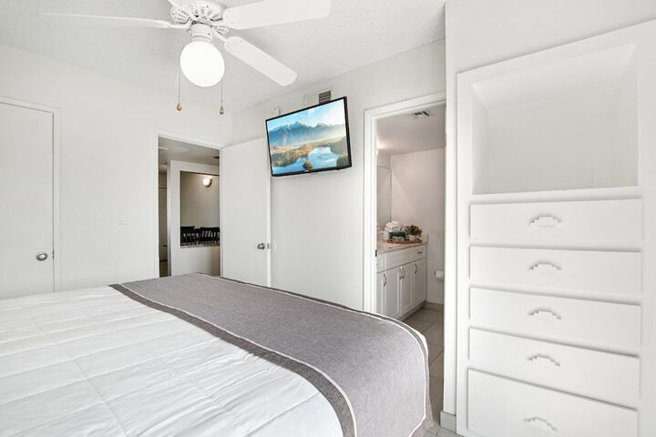 Room 2 of 25
