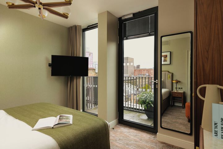 Room 20 of 80