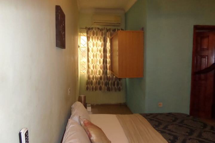Room 8 of 8