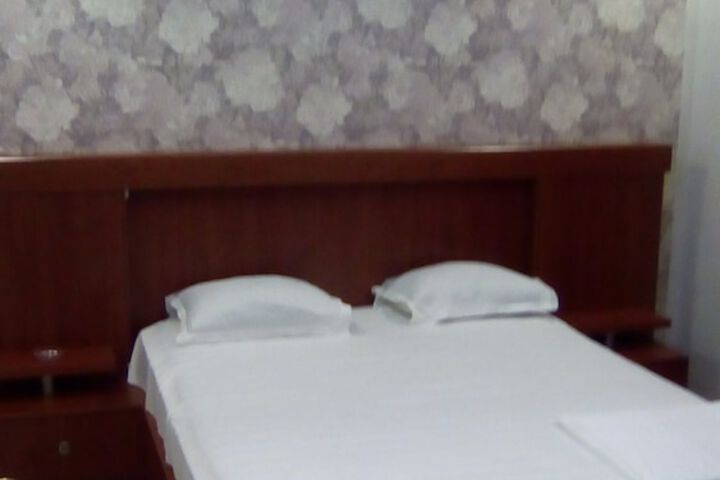 Room 11 of 15