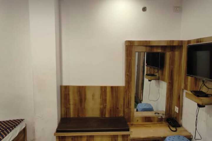 Room 3 of 30