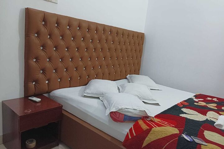 Room 15 of 23