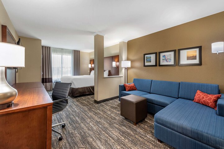 1 King Bed Suite (5 of 9)