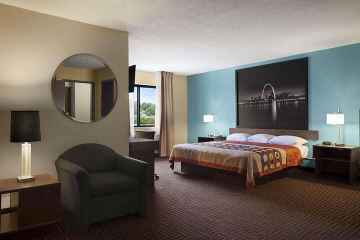 1 King Bed (2 of 10)