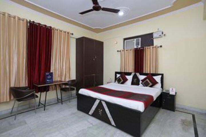 Room 10 of 28