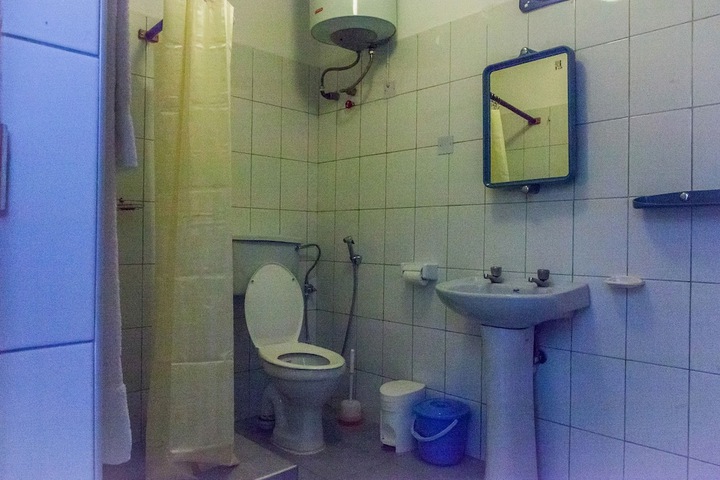 Room 33 of 46