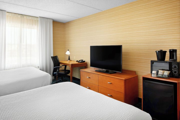 2 Queen Beds (6 of 7)