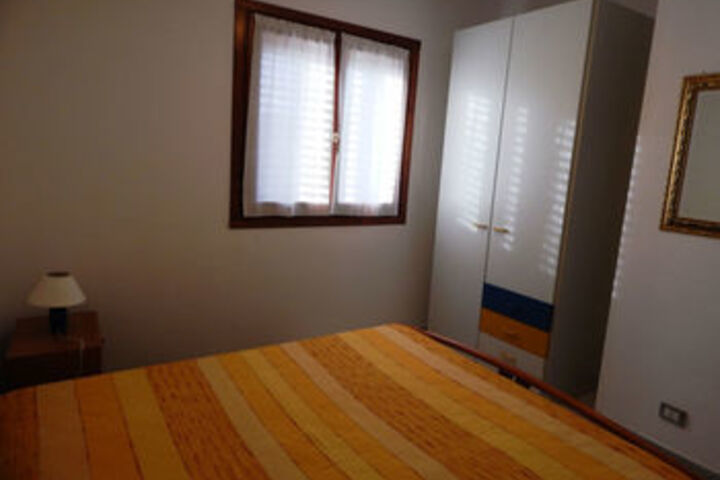Room 12 of 22