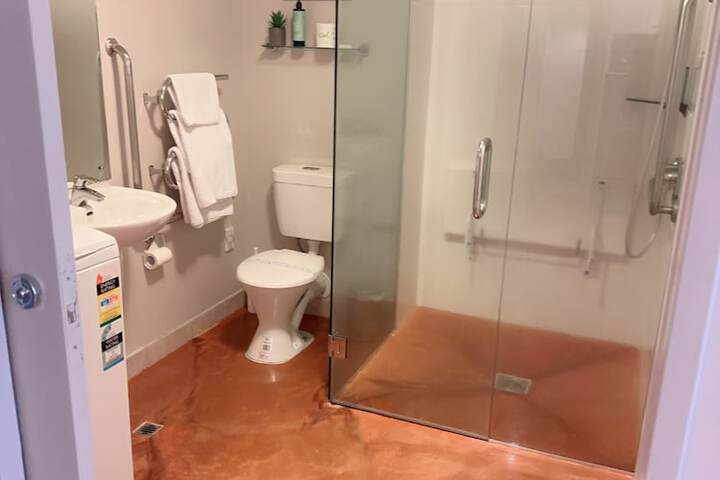 Room 18 of 25