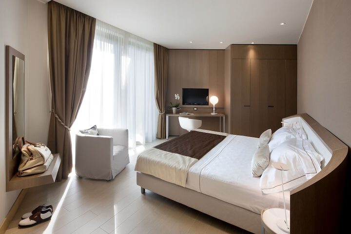 Room 6 of 54