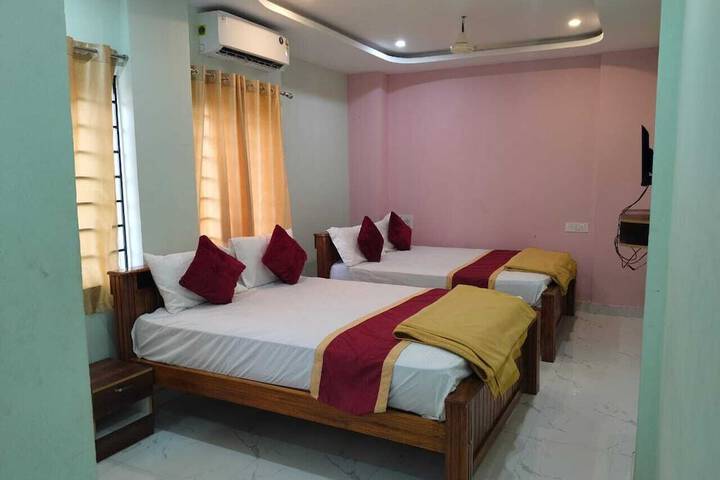 Room 8 of 40