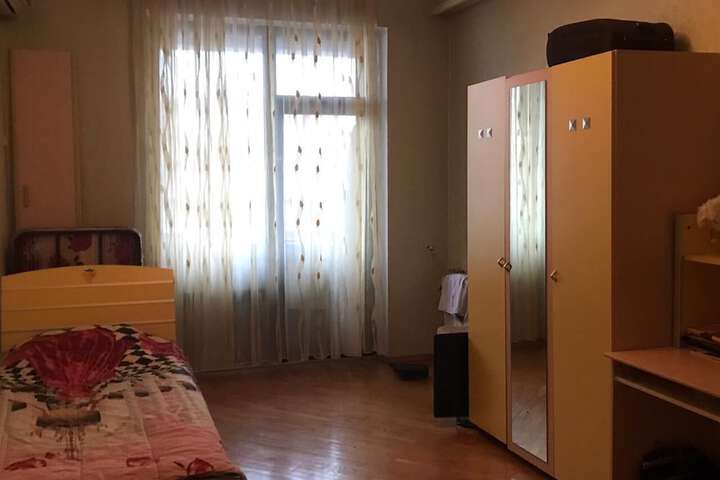 Room 2 of 19