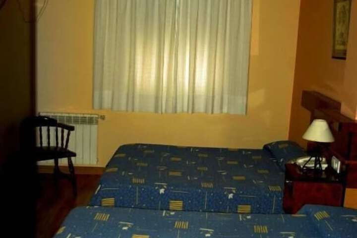 Room 32 of 66