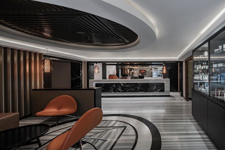 Hotel Lobby