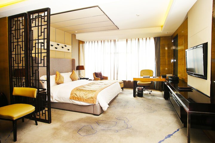 Room 5 of 33
