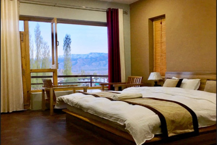 Room 2 of 35