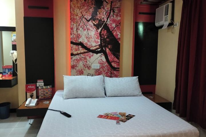 Room 17 of 48