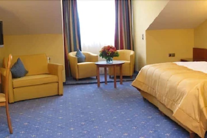 Room 3 of 19