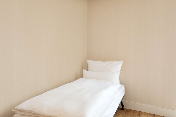 Room 12 of 45