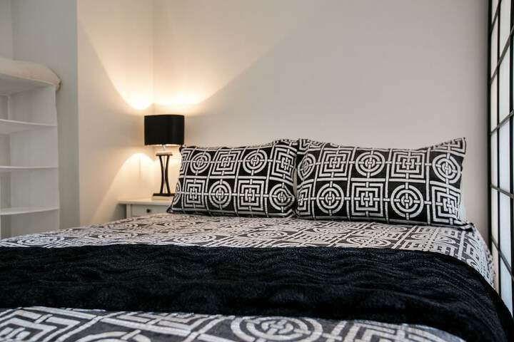 Room 5 of 18