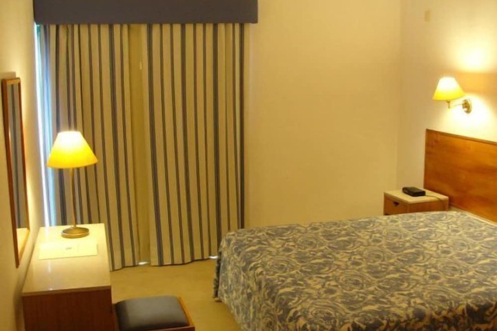 Room 3 of 33