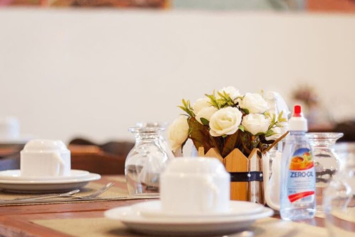 Dining 10 of 14
