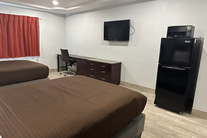 Room 6 of 15